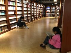 -新华书店(印象城店)