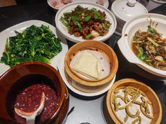 清炒菠菜-芳芳私房菜·精做淮扬菜(承德路店)