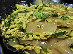 -果松木炭酸菜铜火锅·外婆参鸡汤