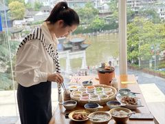 -包整·丝娃娃(一览甲秀楼风景店)