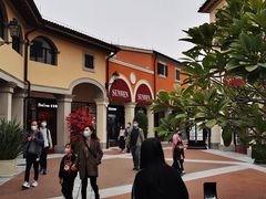 -佛罗伦萨小镇广佛名品奥特莱斯(疏港路店)