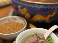 -毛辣果·贵州红酸汤牛肉火锅(西单店)