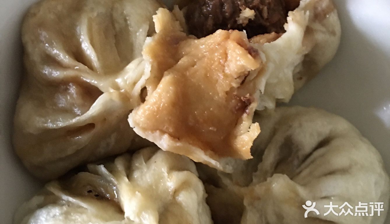 吃到了小时候西四包子铺的味道,包子皮还是那么薄