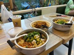 -丽丽三鲜螺蛳粉(田林路店)