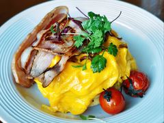 培根炒蛋松饼塔-Two Birds One Stone·一石二鸟(诚品生活店)