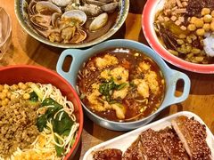 -爆炸头阿姨小四川正宗川味小吃(无任何分店)