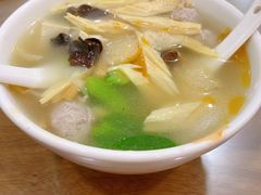 生汆丸子汤-子午路张记肉夹馍(小寨西路店)