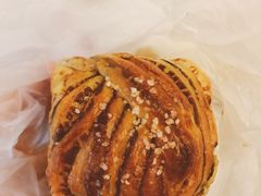 -Dough&Joe团憩(瑞虹天地月亮湾店)