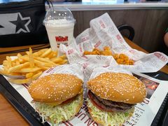 -The Habit Burger Grill 哈比特汉堡(世博店)