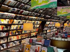 -钟书阁(珍园店)