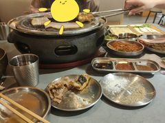 -围炉肉舍•炭烤活鳗•丹东海鲜烤肉(步行街店)