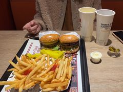 -The Habit Burger Grill 哈比特汉堡(复兴soho店)