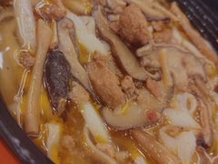 老汤鸡肉香菇面-顺溜·手工刀削面·黑金店(铜锣湾店)