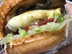 -The Habit Burger Grill 哈比特汉堡(爱琴海店)