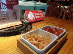 -野山舂·贵州现舂酸汤火锅(鸿通城店)