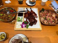 -老滇山寨•云南特色菜•地方菜•民族风情歌舞表演(金碧店)