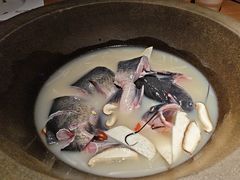 -咕嘟草帽鱼·牛奶一样的鲜鱼汤(包河万达广场创始店)