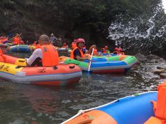 -安吉龙王山峡谷漂流