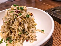 香葱拌笋衣-小大董·烤鸭(王府井apm店)