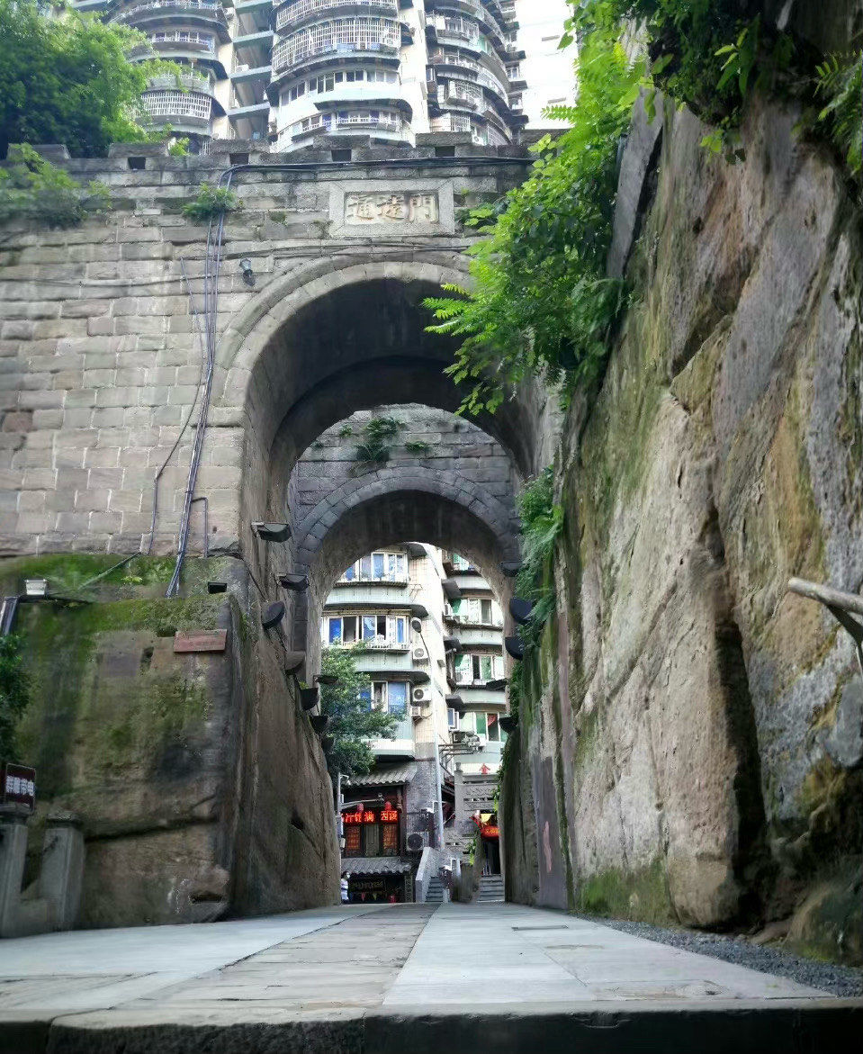 重庆九开门中唯一不面水的城门|通远门