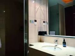 -海亮广场大酒店(万象城中山路地铁站店)