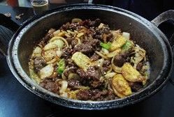 -老钟家烤羊排·敦伊阁清真餐厅胡羊焖饼
