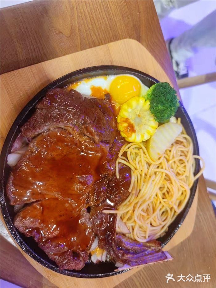 德思勤有一家超级接地气的牛排店[调皮]