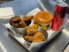 -TRIPS BURGER(大钟寺店)