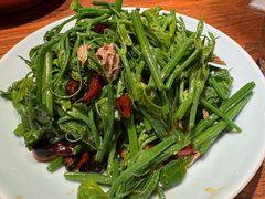 炝拌腐竹丝瓜尖-双流老妈兔头(荟聚店)