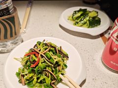 凉拌豆苗-阿达师傅鱼汤面
