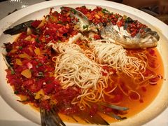 有机剁椒大鱼头捞面-永安鱼庄·镇江菜(东吴路店)