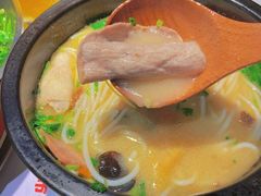-妈妈故事米线(市府恒隆店)