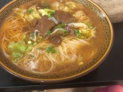 酸辣牛肉米线-老陶包子铺(南大西南村店)