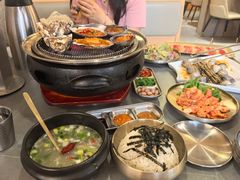 -围炉肉舍•炭烤活鳗•丹东海鲜烤肉(步行街店)