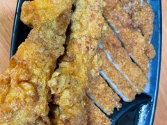 炸猪排和老街炸鸡串-莱莱小笼·乔艾