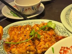 -大头虾越式风味餐厅(光明广场店)