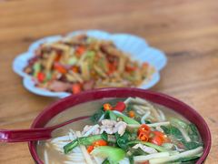 酸笋米粉-牛八宝桂林米粉(八里庄店)