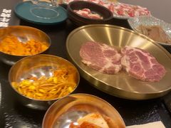 -臻牛烤肉