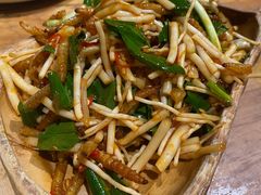 炝拌竹虫-老滇山寨•云南特色菜•地方菜•民族风情歌舞表演(金碧店)