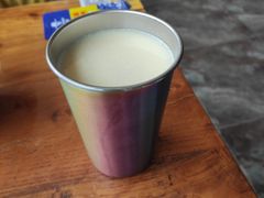 都匀毛尖奶茶-包整·丝娃娃(一览甲秀楼风景店)