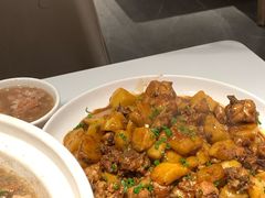 程氏大盘鸡-鑫小城故事·藕汤·家常菜(台北一路总店)