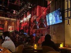 -FOUR PLAY BAR