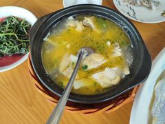 -品鲜村农家菜·阳澄湖大闸蟹(总店)