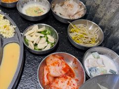 -GOGIYA·咕叽吖韩国传统烤肉店(东方新天地店)