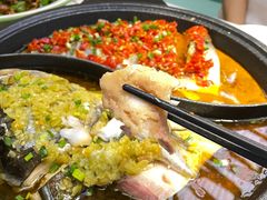 -阿瓦山寨·湘菜现炒·剁椒鱼头王(咸阳总店)
