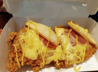 芝士香味浓郁，厚厚的鸡腿排饱腹感杠杠的