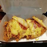 芝士香味浓郁，厚厚的鸡腿排饱腹感杠杠的