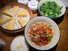 -洞庭土菜小炒馆(易发广场店)