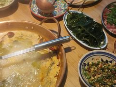 -洱火云南酸菜牛肉火锅(石景山当代商城店)