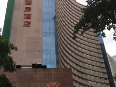 -深圳富苑皇冠假日套房酒店